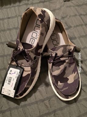 Hey Dude - Wendy Low Top NWT